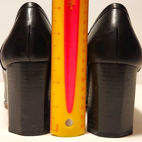 Ann Klein, 9, Black Loafer Heel - Picture 4 of 7